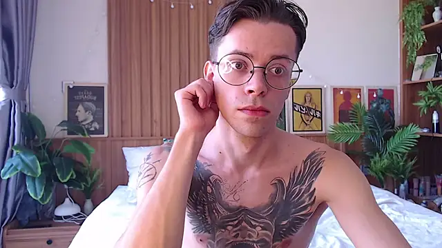 William Henry  online show from February 21, 6:25 am