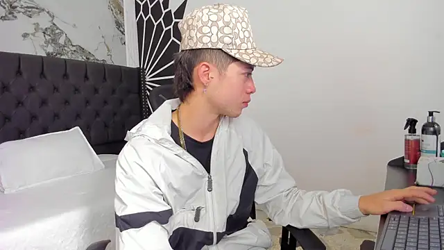 marcuscollins1  online show from February 27, 12:38 pm