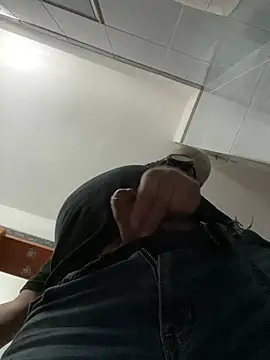 fuocovivo4 online show from February 8, 2:38 pm