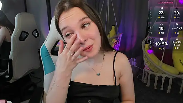 kaisajenner online show from February 12, 9:26 am