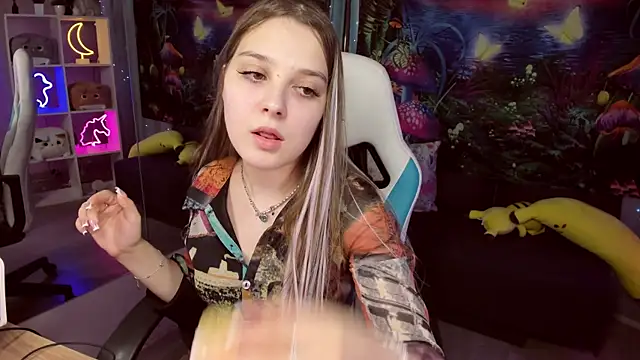 kaisajenner online show from July 13, 7:05 pm