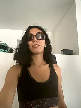 Snapshot of allicemackenzie chatting on September 17, 12:29 pm allicemackenzie online show from September 17, 12:29 pm