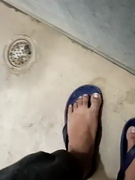 Snapshot of Hot_funky_boy chatting on November 23, 4:01 am Hot funky boy online show from November 23, 4:01 am