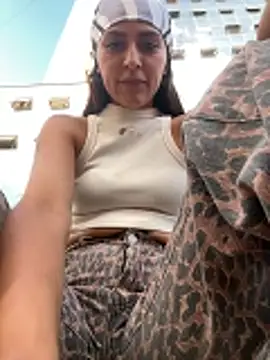 Snapshot of Sofiadelacruz chatting on May 6, 10:04 pm Sofiadelacruz online show from May 6, 10:04 pm