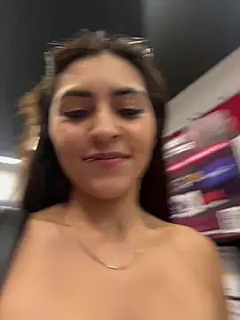 Snapshot of Sofiadelacruz chatting on May 12, 8:50 pm Sofiadelacruz online show from May 12, 8:50 pm