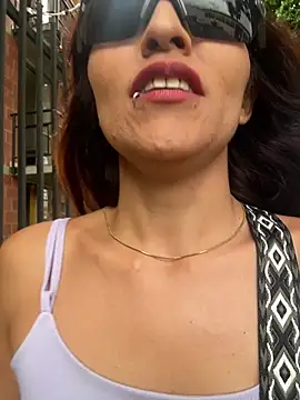 Snapshot of Sofiadelacruz chatting on May 28, 6:49 pm Sofiadelacruz online show from May 28, 6:49 pm
