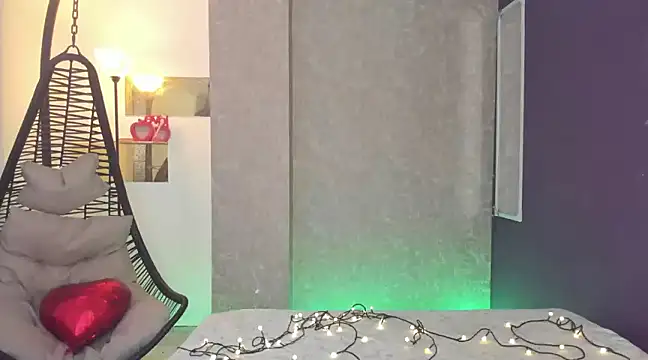 Snapshot of FelicitaSweet chatting on February 12, 7:24 pm FelicitaSweet online show from February 12, 7:24 pm