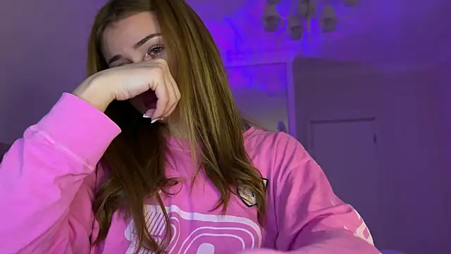 Snapshot of Kisskeyy chatting on February 2, 11:11 pm Kisskeyy online show from February 2, 11:11 pm