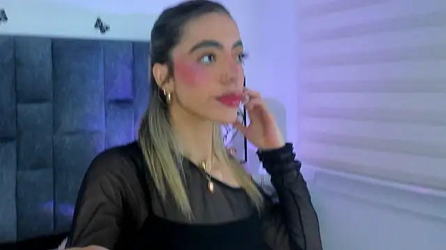 Snapshot of Violetta_Ficher chatting on February 3, 2:53 am Violetta Ficher online show from February 3, 2:53 am