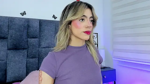 Snapshot of Violetta_Ficher chatting on February 12, 2:06 am Violetta Ficher online show from February 12, 2:06 am