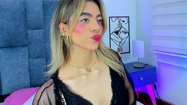 Snapshot of Violetta_Ficher chatting on February 21, 2:23 am Violetta Ficher online show from February 21, 2:23 am