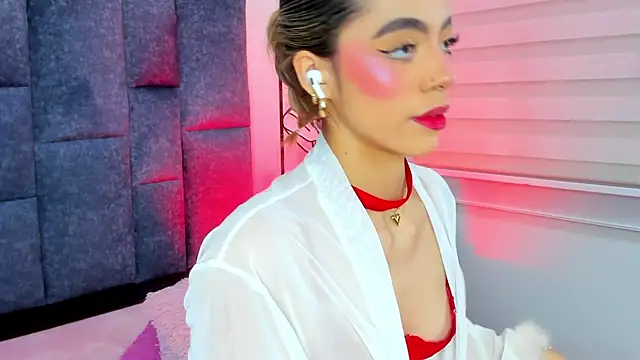 Snapshot of Violetta_Ficher chatting on February 25, 2:10 am Violetta Ficher online show from February 25, 2:10 am