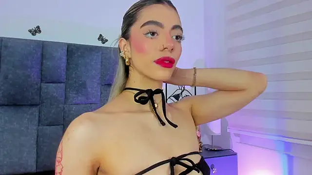 Snapshot of Violetta_Ficher chatting on March 4, 2:17 am Violetta Ficher online show from March 4, 2:17 am