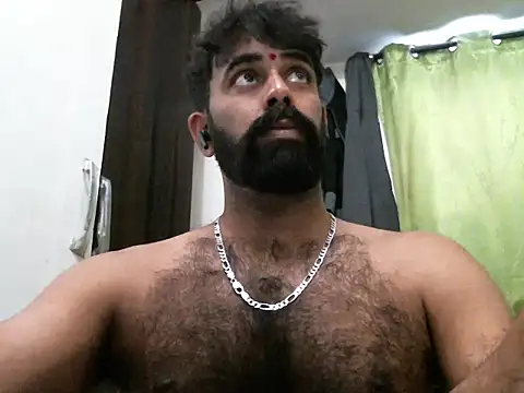 Snapshot of indianhairybull chatting on February 4, 4:15 am indianhairybull online show from February 4, 4:15 am