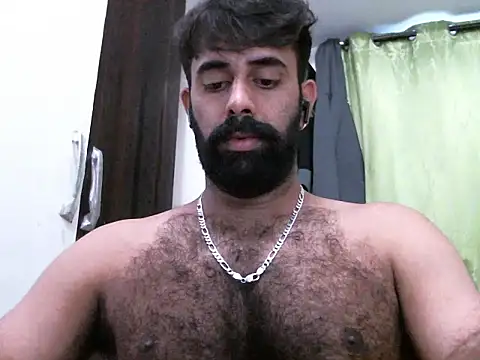 Snapshot of indianhairybull chatting on February 6, 12:37 pm indianhairybull online show from February 6, 12:37 pm