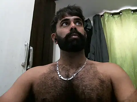 Snapshot of indianhairybull chatting on March 3, 4:25 am indianhairybull online show from March 3, 4:25 am