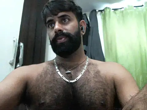 Snapshot of indianhairybull chatting on March 15, 5:19 am indianhairybull online show from March 15, 5:19 am