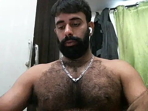Snapshot of indianhairybull chatting on September 21, 4:58 am indianhairybull online show from September 21, 4:58 am