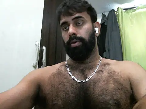 Snapshot of indianhairybull chatting on September 27, 4:50 am indianhairybull online show from September 27, 4:50 am