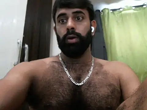 Snapshot of indianhairybull chatting on October 12, 4:55 am indianhairybull online show from October 12, 4:55 am