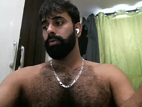 Snapshot of indianhairybull chatting on October 17, 4:26 am indianhairybull online show from October 17, 4:26 am