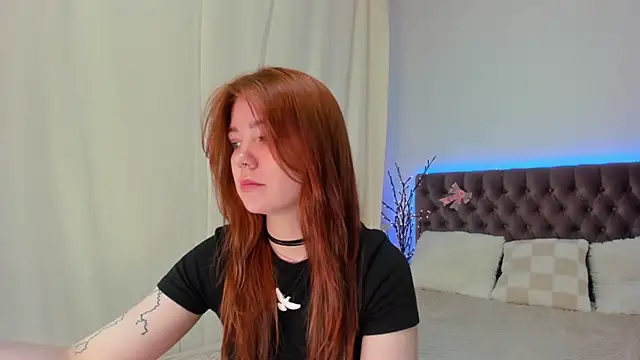 Snapshot of Ella_Mayers chatting on March 17, 12:41 am Ella Mayers online show from March 17, 12:41 am