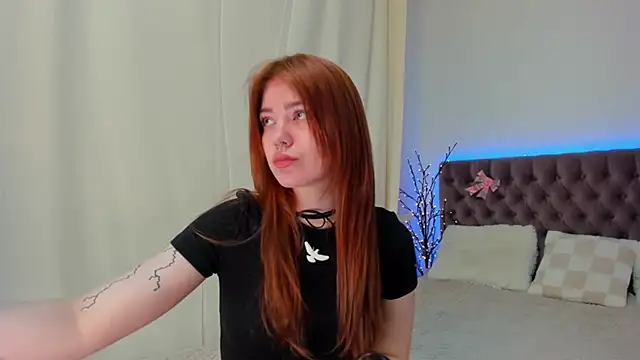Snapshot of Ella_Mayers chatting on March 20, 12:19 am Ella Mayers online show from March 20, 12:19 am
