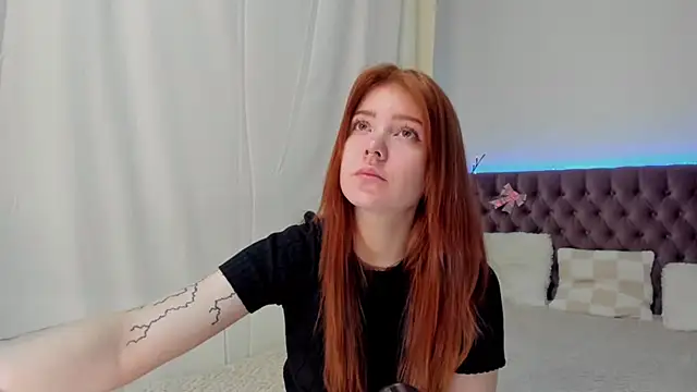 Snapshot of Ella_Mayers chatting on March 22, 9:21 pm Ella Mayers online show from March 22, 9:21 pm