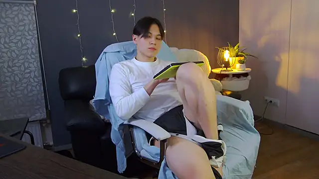 Snapshot of just_gay_ chatting on February 15, 4:14 am just gay online show from February 15, 4:14 am