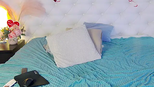 Snapshot of just_gay_ chatting on February 19, 7:38 pm just gay online show from February 19, 7:38 pm