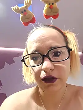 Snapshot of Mia_RainX chatting on November 19, 2:28 pm Mia RainX online show from November 19, 2:28 pm