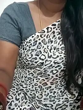 Snapshot of Tamil_Meera12 chatting on February 13, 5:11 pm Tamil Meera12 online show from February 13, 5:11 pm