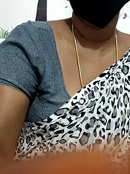 Snapshot of Tamil_Meera12 chatting on September 14, 6:34 am Tamil Meera12 online show from September 14, 6:34 am