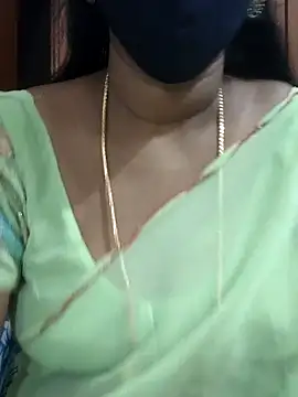 Snapshot of Tamil_Meera12 chatting on October 6, 6:33 am Tamil Meera12 online show from October 6, 6:33 am