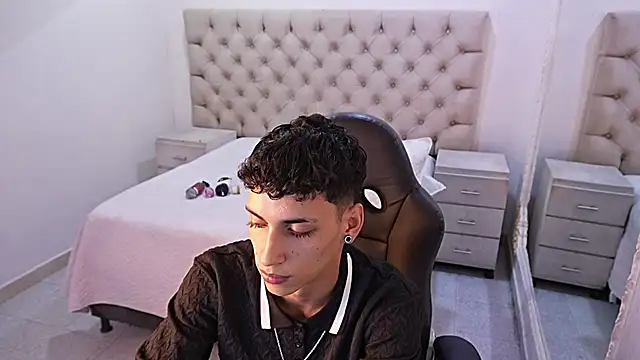 JhoanLeandro online show from March 3, 7:03 am