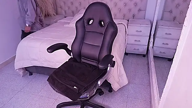 JhoanLeandro online show from April 10, 6:18 am