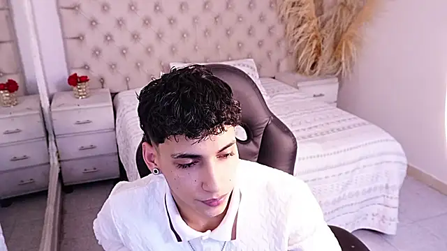 JhoanLeandro online show from June 29, 5:03 am