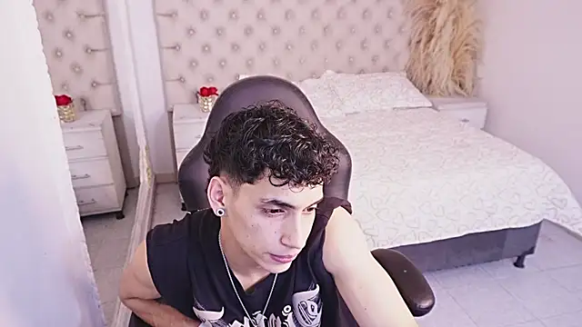 JhoanLeandro online show from July 3, 6:20 am