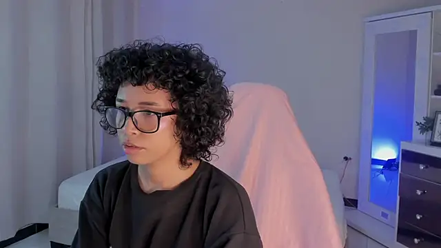 leahaltomm online show from February 11, 10:48 am