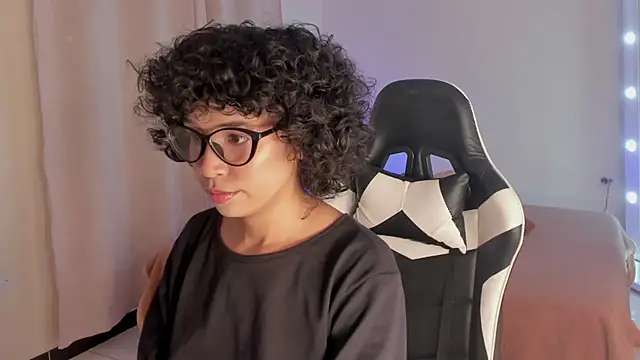 leahaltomm online show from February 23, 7:07 pm