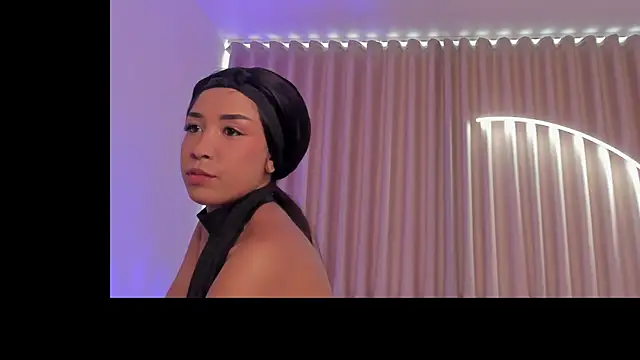 leahaltomm online show from September 15, 7:47 pm