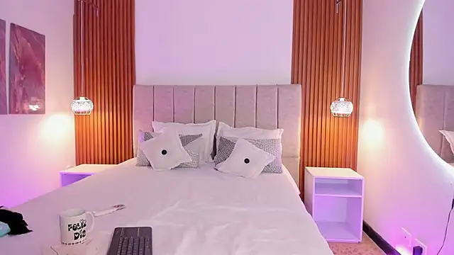 khloe-sweet online show from February 11, 12:32 pm