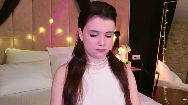 Pauline Heaven online show from December 1, 5:34 am