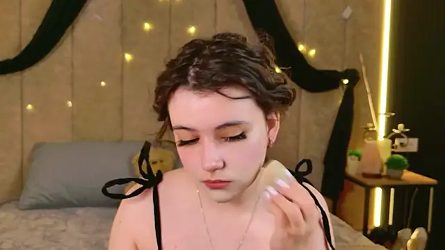 Pauline Heaven online show from March 10, 5:34 am