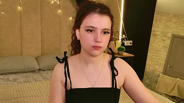 Snapshot of Pauline_Heaven chatting on May 13, 6:00 am Pauline Heaven online show from May 13, 6:00 am
