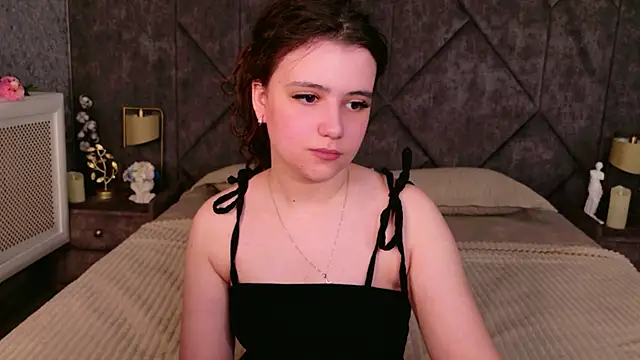 Snapshot of Pauline_Heaven chatting on May 22, 5:36 am Pauline Heaven online show from May 22, 5:36 am