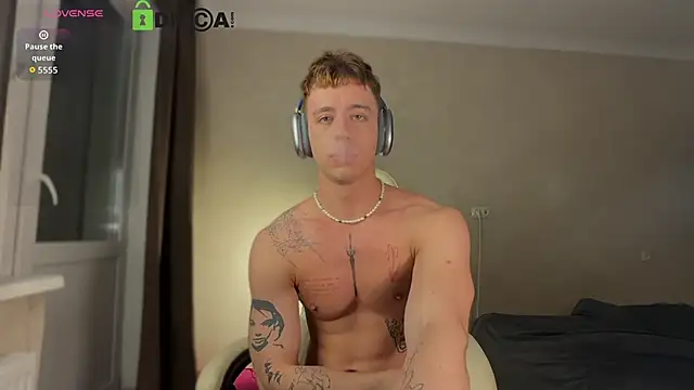 VincentSmith02 online show from March 9, 9:19 pm