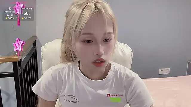 xunian71O online show from September 30, 9:09 pm