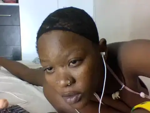 Snapshot of HotNSassy chatting on February 4, 9:41 pm HotNSassy online show from February 4, 9:41 pm