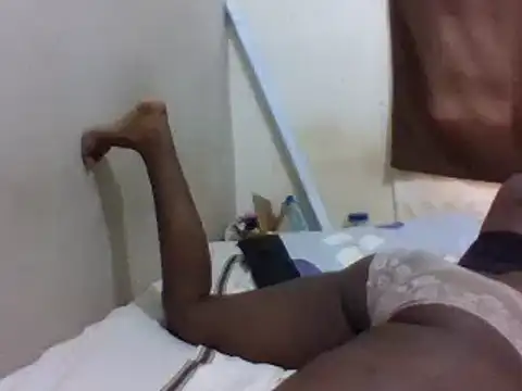 Snapshot of HotNSassy chatting on February 6, 7:56 am HotNSassy online show from February 6, 7:56 am